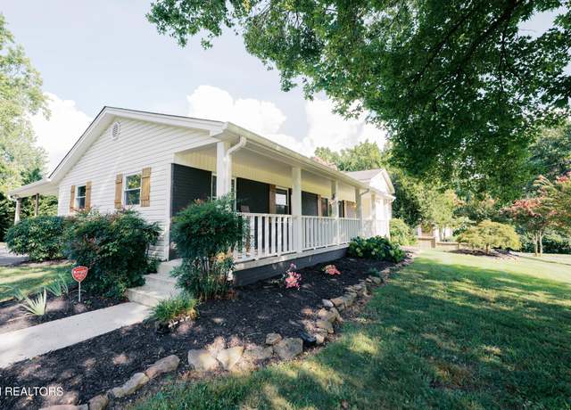 Property at 912 Naples Rd, Knoxville, TN 37923, 5 beds, 2.5 baths