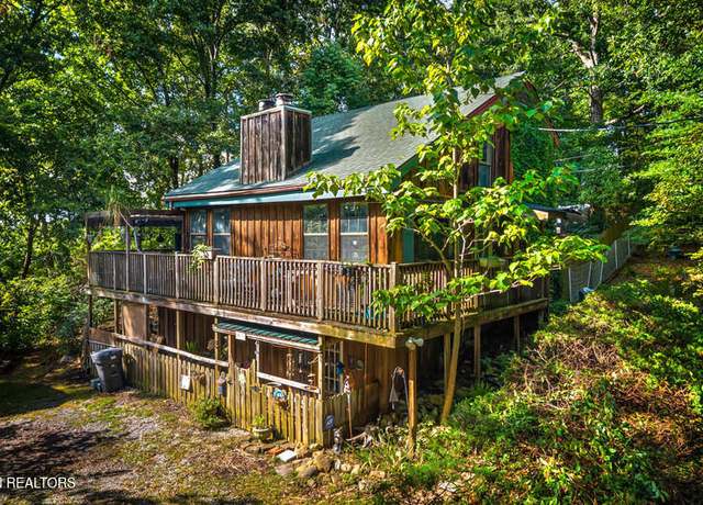 Property at 2819 Sequioa Rd, Pigeon Forge, TN 37863, 3 beds, 3 baths