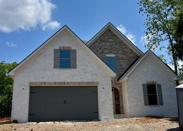 Property at 2030 Cherokee Dr, Maryville, TN 37801, 3 beds, 3 baths