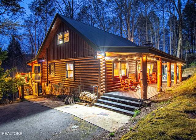 Property at 3115 E Parkway, Gatlinburg, TN 37738, 2 beds, 3.5 baths