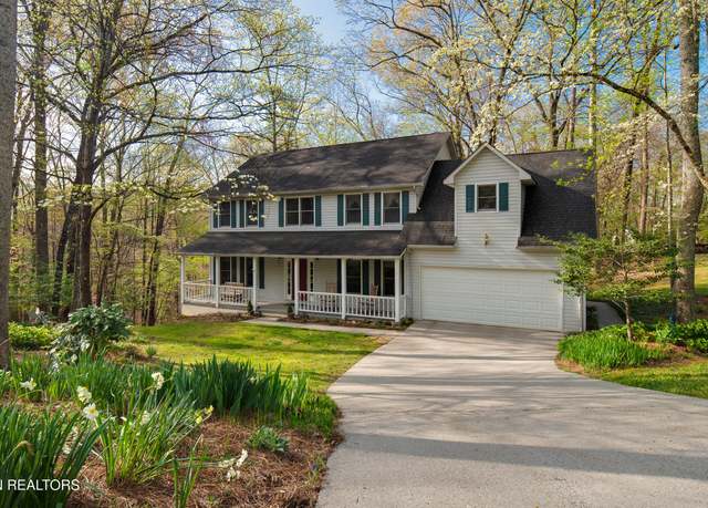 Property at 102 Newark Ln, Oak Ridge, TN 37830, 4 beds, 2.5 baths