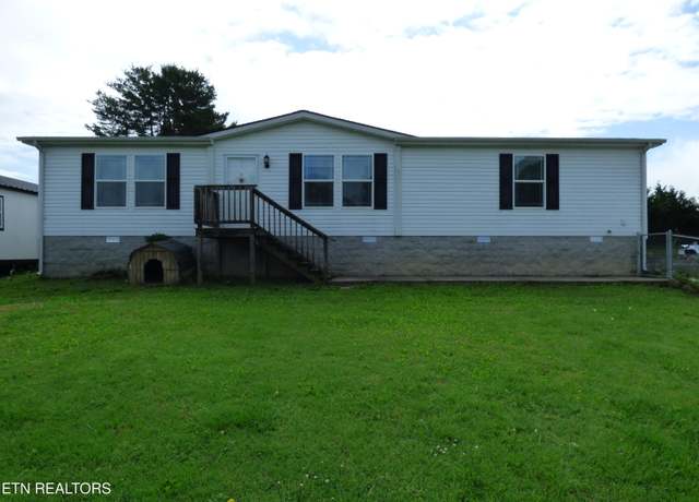 Property at 817 Hillendale Rd, Crossville, TN 38572, 3 beds, 2 baths