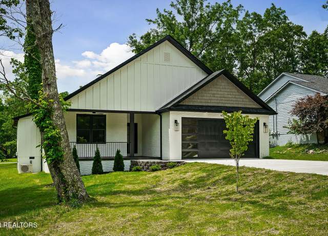 Property at 456 Lakeview Dr, Crossville, TN 38558, 3 beds, 2 baths