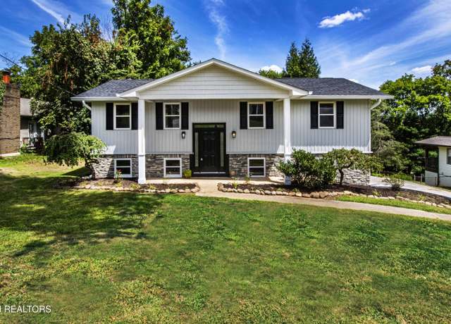 Property at 7824 Cedarcrest Rd, Knoxville, TN 37938, 3 beds, 2.5 baths