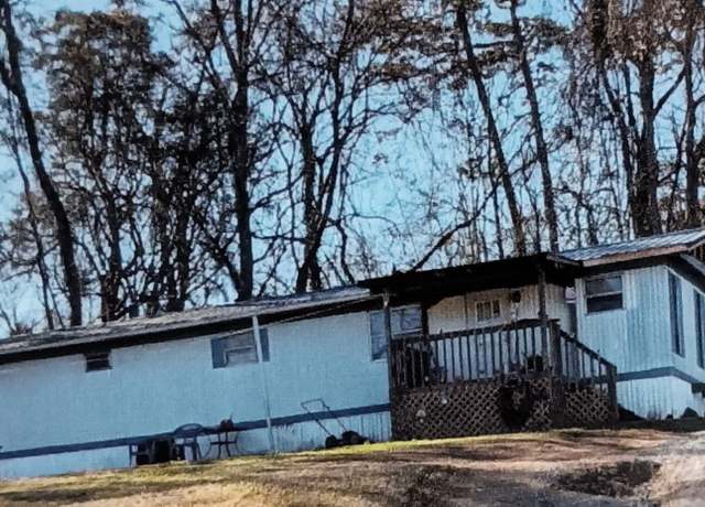Property at 464 Brushy Valley Rd, Clinton, TN 37716, 2 beds, 1 bath