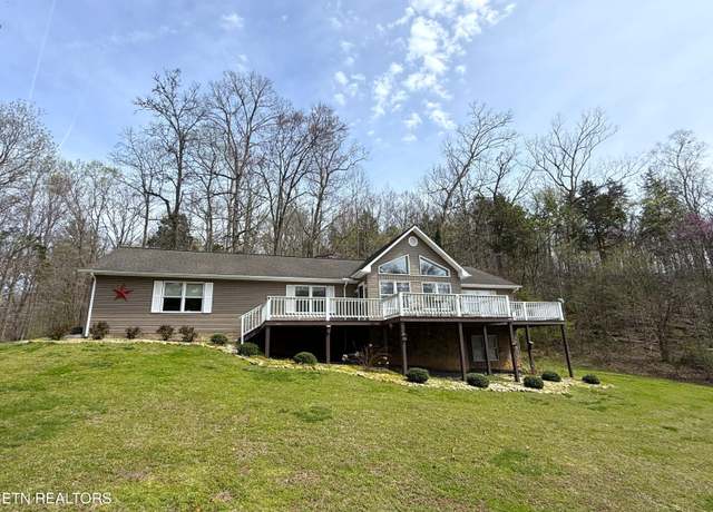 Property at 1038 Autumn Leaf Dr, Newport, TN 37821, 3 beds, 2 baths