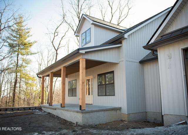 Property at 105 Leinster Ln, Crossville, TN 38558, 3 beds, 2.5 baths