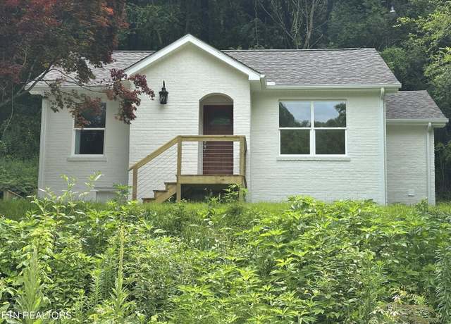 Property at 573 Briceville Hwy, Rocky Top, TN 37769, 2 beds, 1.5 baths