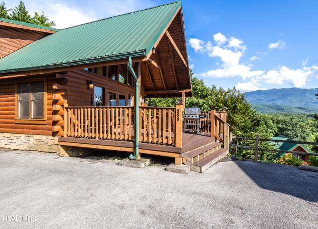 Property at 960 High Mountain Way, Gatlinburg, TN 37738, 3 beds, 3 baths