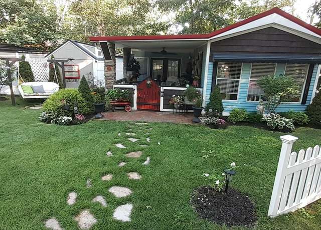Property at 76 Astec Trl, Crossville, TN 38572, 2 beds, 2.5 baths