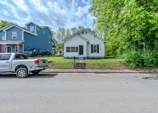 Property at 305 Mcginley St, Maryville, TN 37804, 2 beds, 1 bath