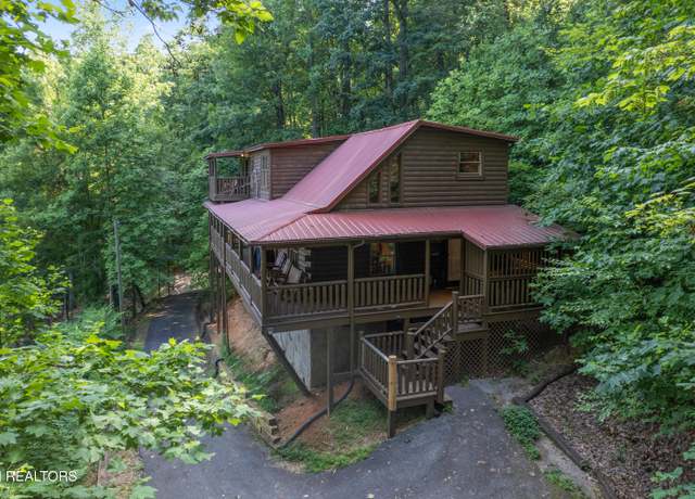 Property at 1930 Orchard Dr, Sevierville, TN 37876, 3 beds, 3 baths
