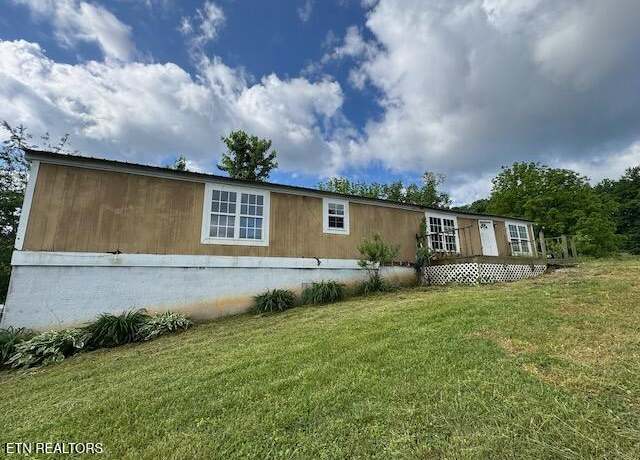 Property at 320 Countryside Cir, Jacksboro, TN 37757, 3 beds, 2 baths