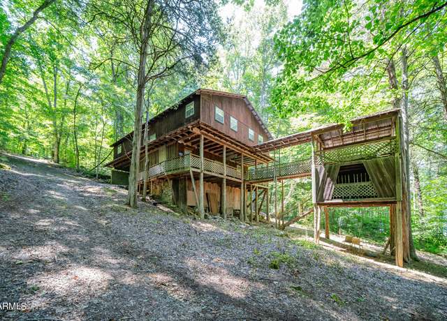 Property at 438 Old Leadmine Bend Rd, Sharps Chapel, TN 37866, 6 beds, 2 baths