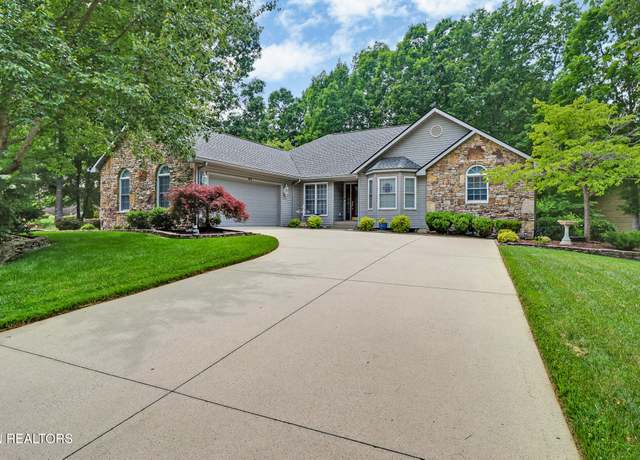 Property at 43 Loxley Ln, Crossville, TN 38558, 3 beds, 2 baths