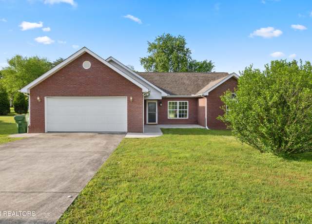 Property at 2209 Pinewood Dr, Maryville, TN 37803, 3 beds, 2 baths