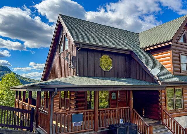 Property at 1352 Timberwolf Way, Sevierville, TN 37876, 6 beds, 6.5 baths