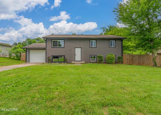 Property at 213 Towne Rd, Knoxville, TN 37934, 5 beds, 2 baths