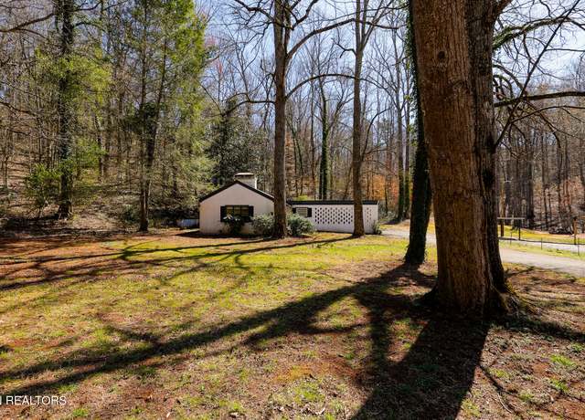 Property at 3408 Montlake Dr, Knoxville, TN 37920, 2 beds, 2 baths