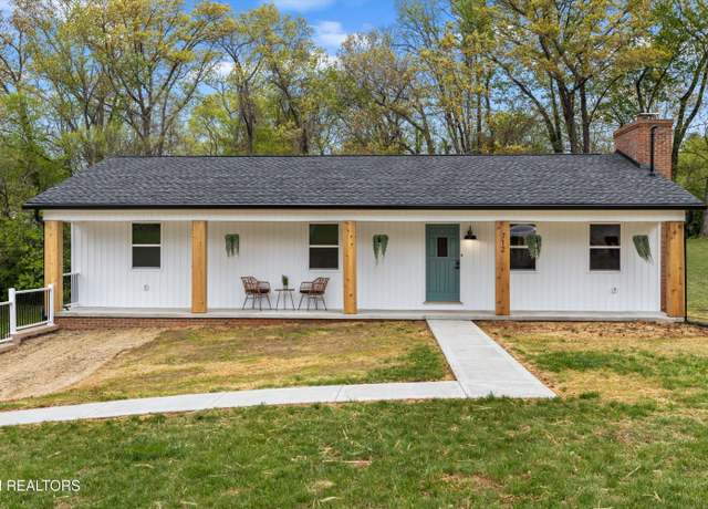 Property at 712 Gladstone Cir, Maryville, TN 37804, 4 beds, 2 baths
