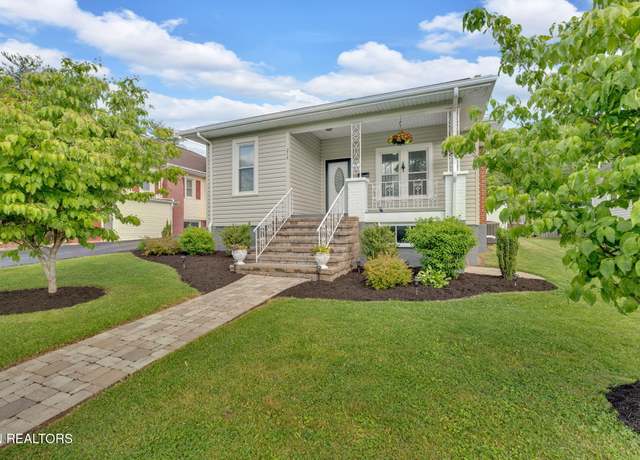 Property at 214 Alabama Ave, Erwin, TN 37650, 2 beds, 2.5 baths