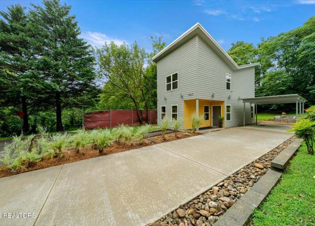 Property at 1327 Brown Ave, Knoxville, TN 37917, 2 beds, 2.5 baths
