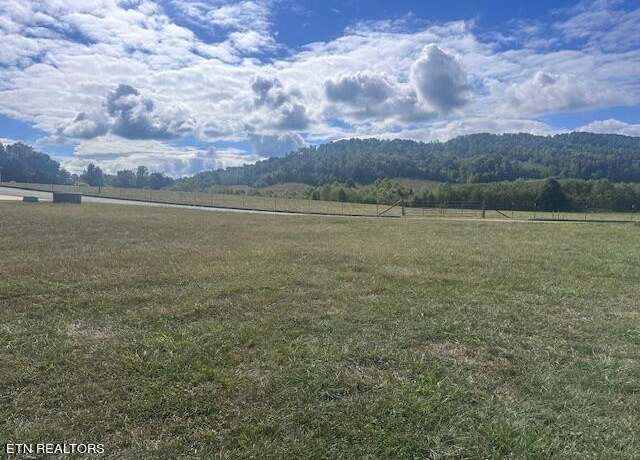Property at 127 Brenray Dr, Harriman, TN 37748