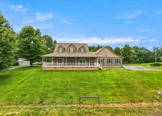Property at 745 Laurel Rd, Clinton, TN 37716, 3 beds, 2.5 baths