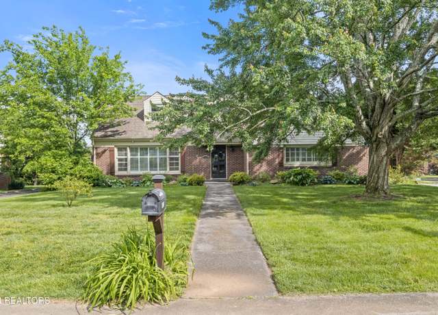 Property at 1628 Linda Ln, Maryville, TN 37803, 4 beds, 2.5 baths