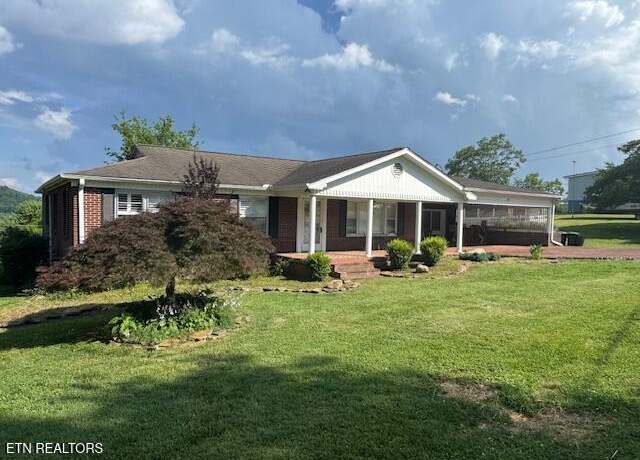 Property at 511 Robinson Dr, Loudon, TN 37774, 4 beds, 3 baths