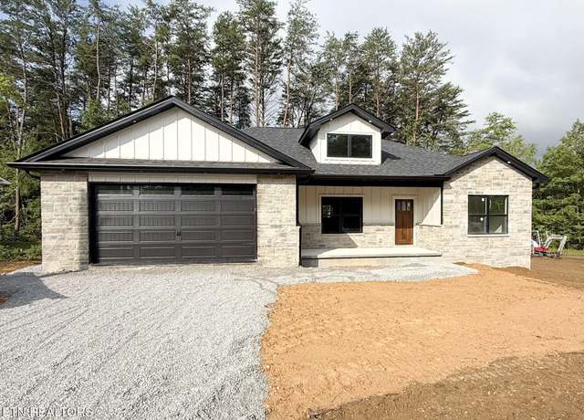 Property at 124 Hawes Cir, Crossville, TN 38558, 3 beds, 2 baths