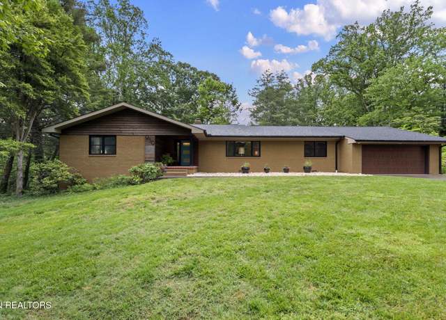 Property at 959 West Outer Dr, Oak Ridge, TN 37830, 5 beds, 4 baths