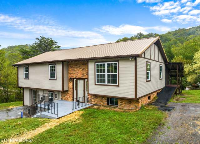 Property at 1940 Main St, Sneedville, TN 37869, 5 beds, 2 baths