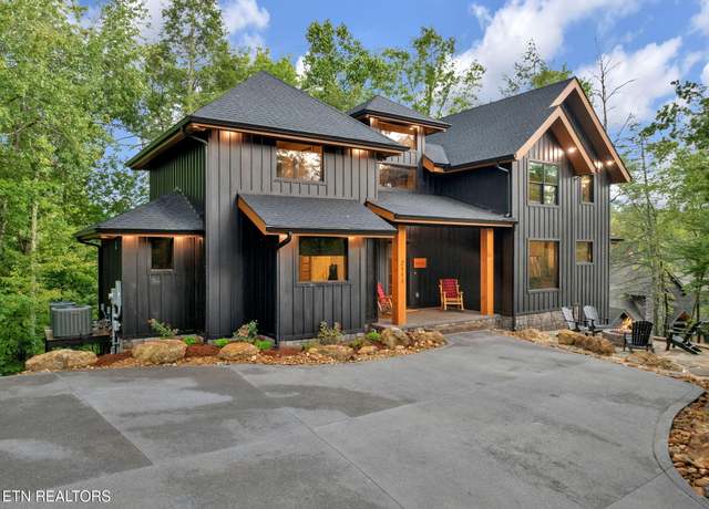 Property at 2111 Double Oaks Way, Sevierville, TN 37862, 3 beds, 4 baths