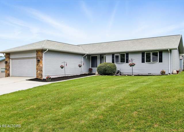 Property at 157 Southgate Dr, Crossville, TN 38555, 3 beds, 2 baths