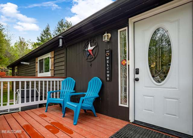 Property at 3881 Richardson Cove Rd, Sevierville, TN 37876, 2 beds, 2 baths