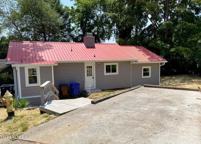 Property at 111 Porter Rd, Oak Ridge, TN 37830, 3 beds, 2.5 baths