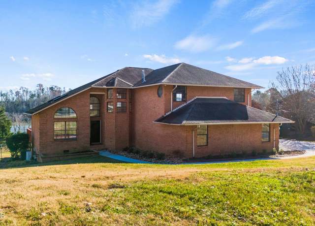 Property at 10128 El Pinar Dr, Knoxville, TN 37922, 5 beds, 4 baths