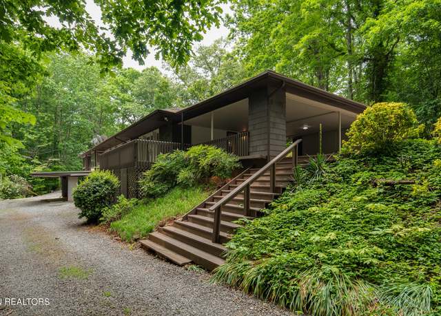 Property at 123 Manor Rd, Clinton, TN 37716, 5 beds, 4 baths