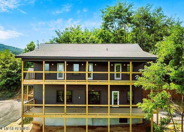 Property at 1131 Longview Ct, Gatlinburg, TN 37738, 4 beds, 4.5 baths