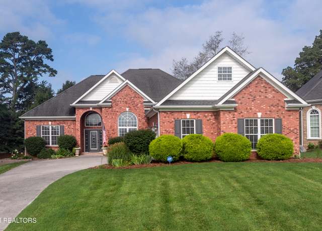Property at 3809 Holly Berry Dr, Knoxville, TN 37938, 4 beds, 3.5 baths