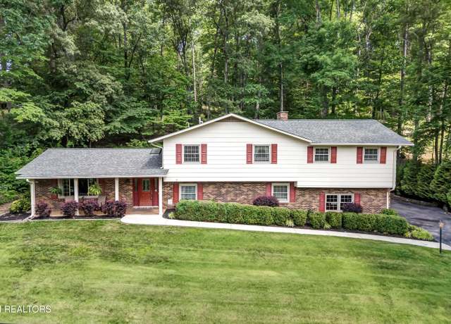 Property at 106 Mohawk Rd, Oak Ridge, TN 37830, 4 beds, 3 baths