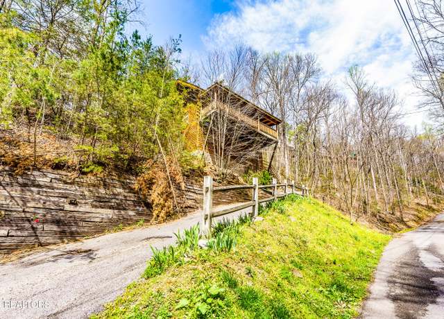 Property at 1005 Beach Hollow Ct, Sevierville, TN 37876, 1 bed, 1 bath