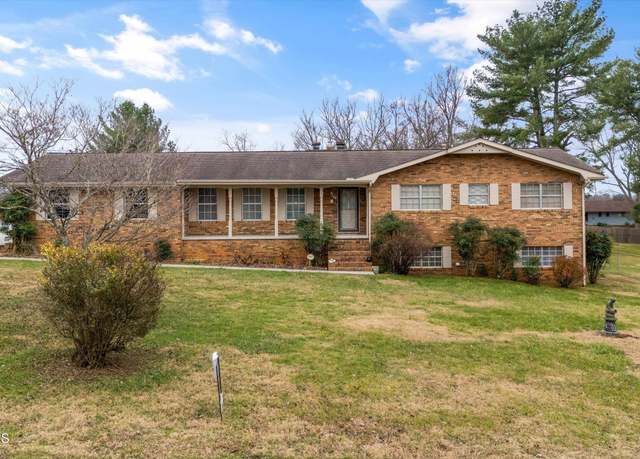 Property at 1007 Williams St, Maryville, TN 37803, 3 beds, 2 baths