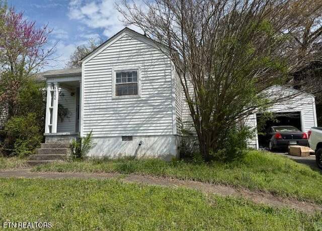 Property at 5900 Grove Dr, Knoxville, TN 37918, 3 beds, 1 bath