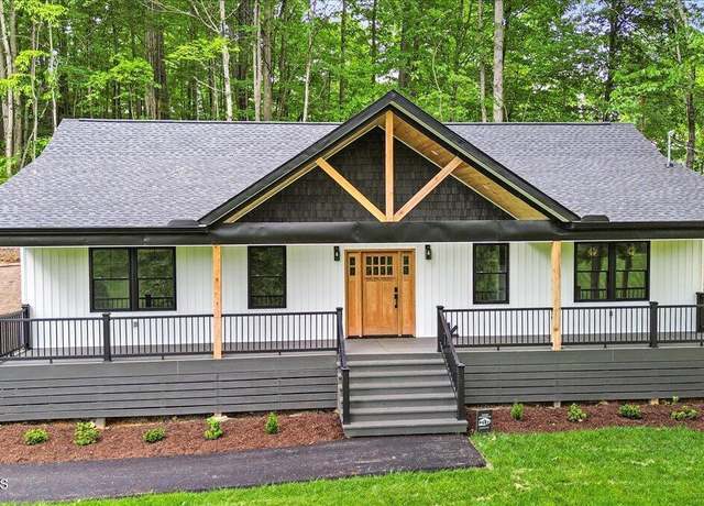 Property at 520 Ridge Rd, Caryville, TN 37714, 3 beds, 2 baths