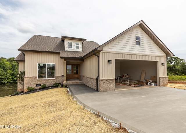 Property at 930 Loblolly Ln, Maryville, TN 37801, 3 beds, 2 baths