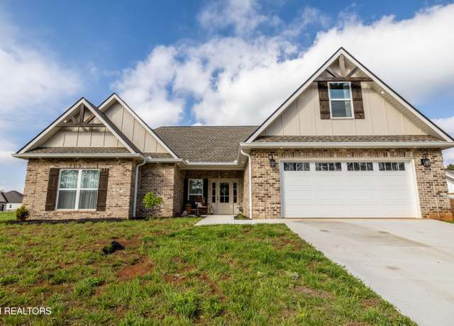 Property at 831 Pinebrooke Dr, Maryville, TN 37801, 3 beds, 2.5 baths