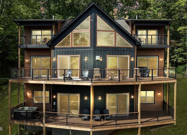 Property at 2636 Grassy Branch Loop, Sevierville, TN 37876, 4 beds, 5 baths