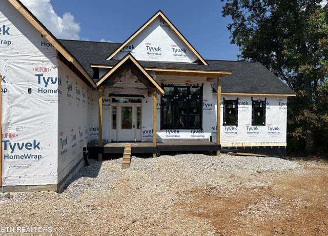 Property at 300 Bluff Trce, Jacksboro, TN 37757, 5 beds, 5.5 baths